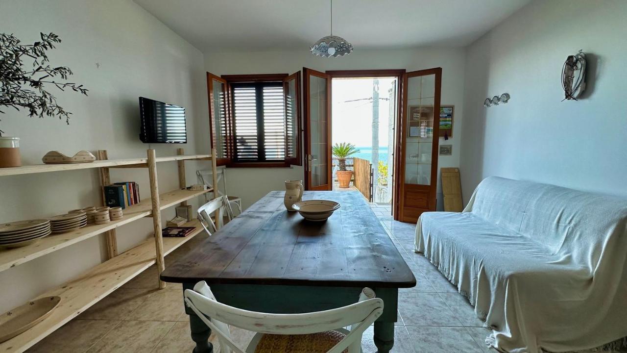 Marina Di Andrano - Alisso, Casa Vista Mare Con Parcheggio Privato E Wifi Villa Exterior foto