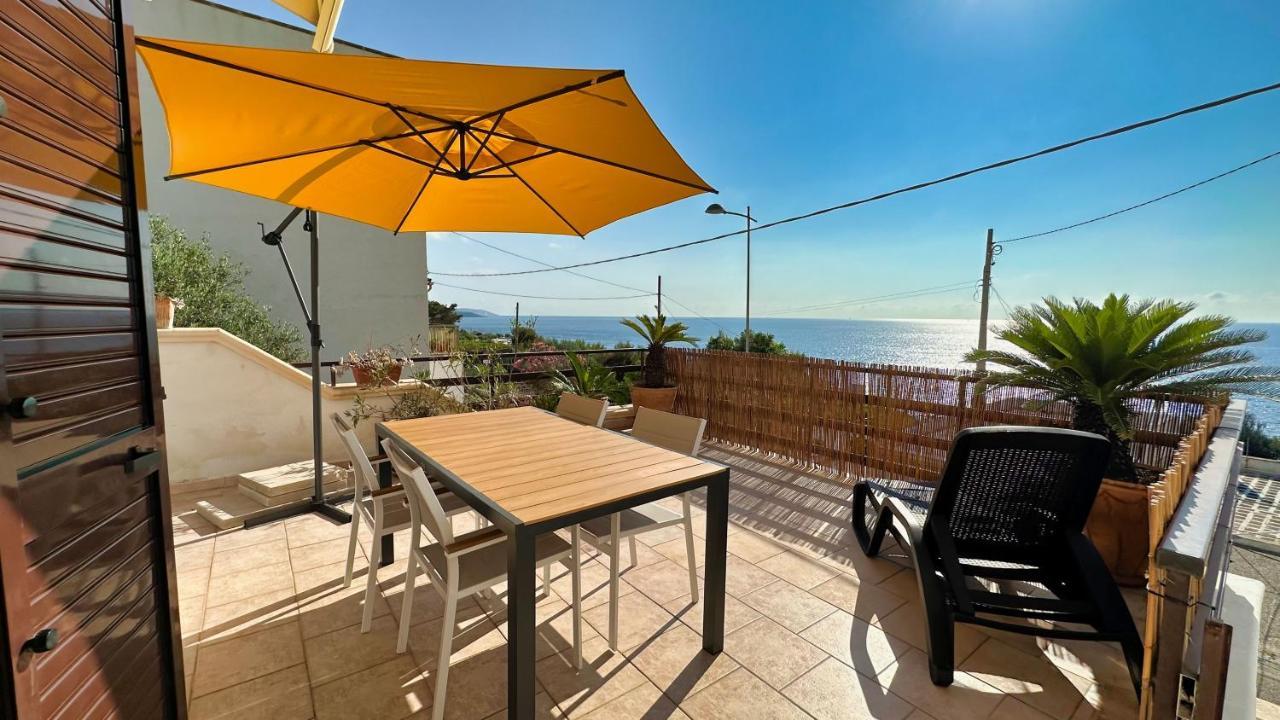 Marina Di Andrano - Alisso, Casa Vista Mare Con Parcheggio Privato E Wifi Villa Exterior foto